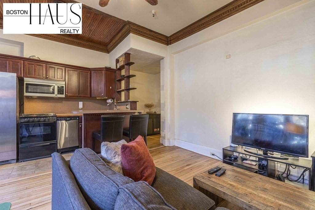 Condo for rent at 250 Commonwealth Ave #1F, Boston, MA 02116