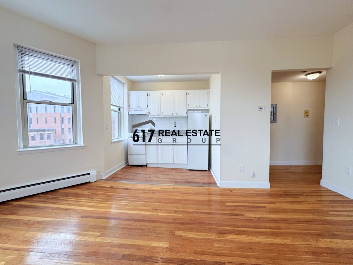 Apartment for rent at 64 Brighton Ave #404, Allston, MA 02134