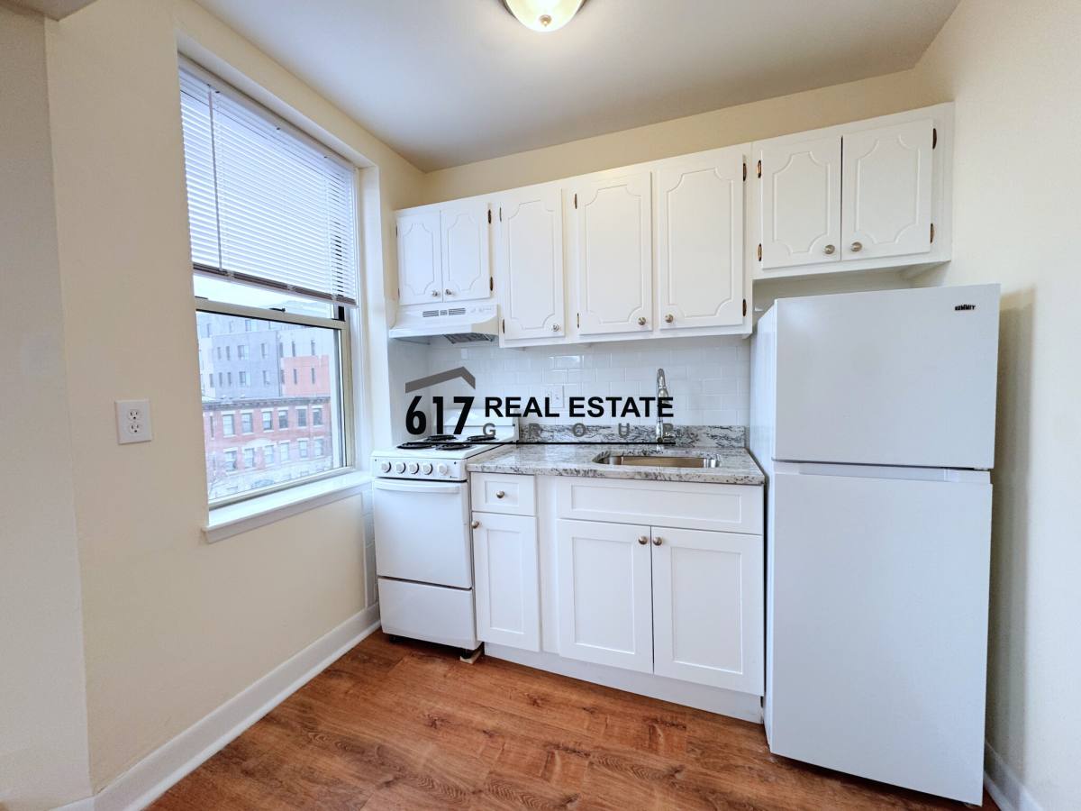 Apartment for rent at 64 Brighton Ave #404, Allston, MA 02134