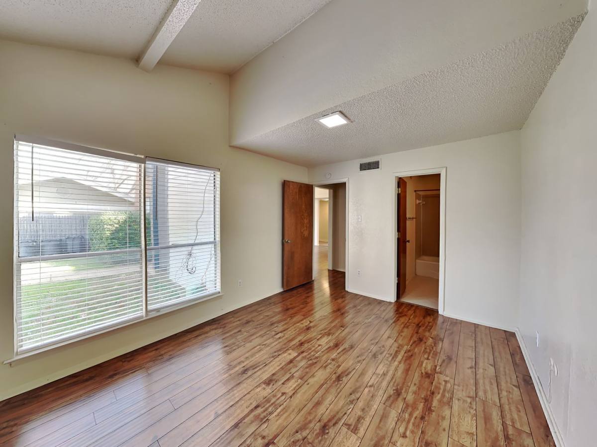 Apartment for rent at 3413 W 5th St, Fort Worth, TX 76107