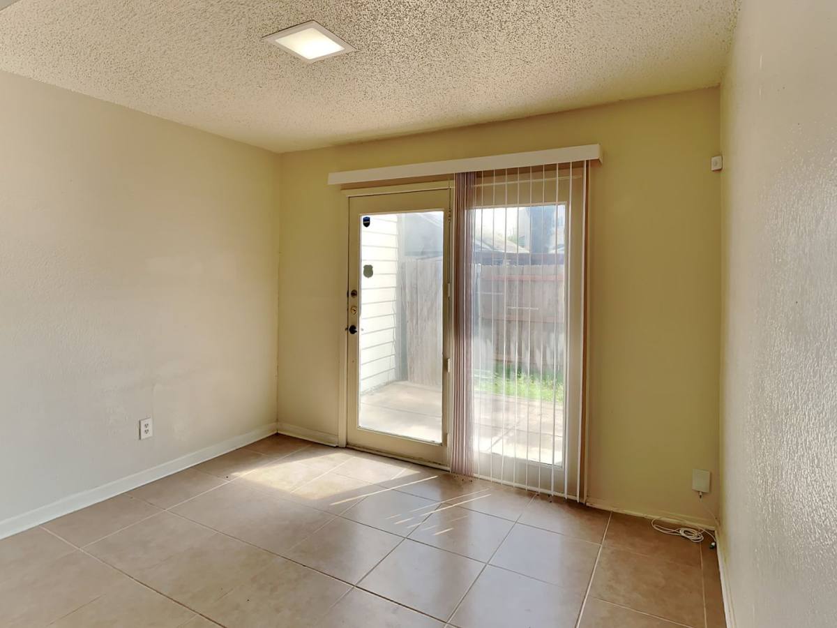 Apartment for rent at 3413 W 5th St, Fort Worth, TX 76107