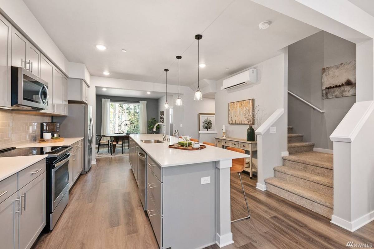 Townhouse for rent at 2016 101st Ave SE, Lake Stevens, WA 98258