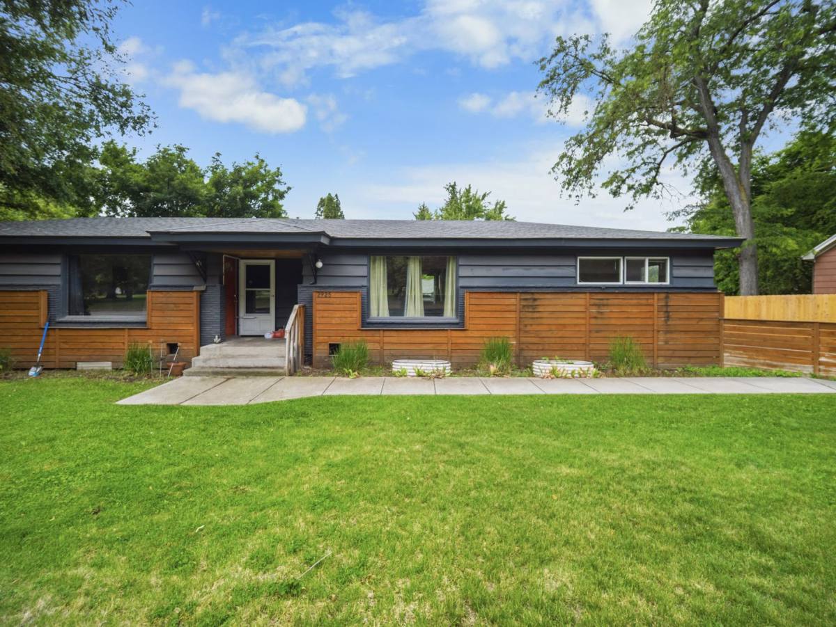 House for rent at 2925 W NW Blvd, Spokane, WA 99205
