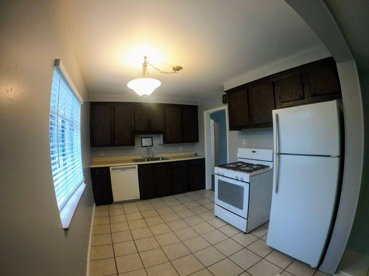 House for rent at 23085 Floral St, Farmington, MI 48336