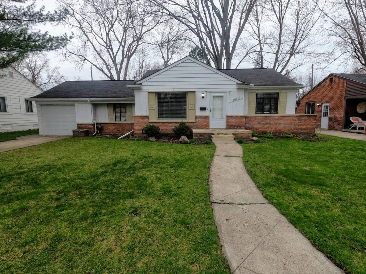 House for rent at 23085 Floral St, Farmington, MI 48336
