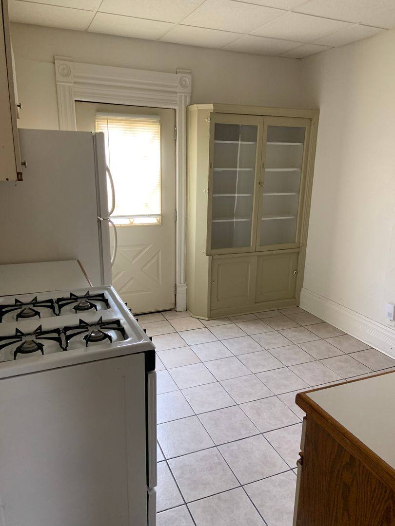 Apartment for rent at 512 6th St S, La Crosse, WI 54601