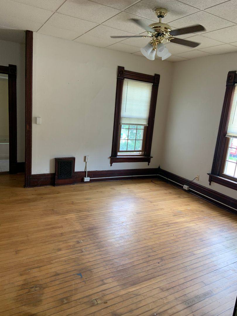 Apartment for rent at 512 6th St S, La Crosse, WI 54601