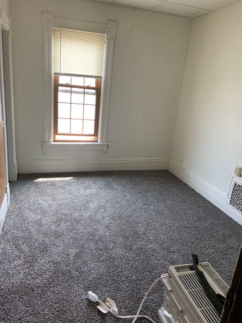 Apartment for rent at 512 6th St S, La Crosse, WI 54601
