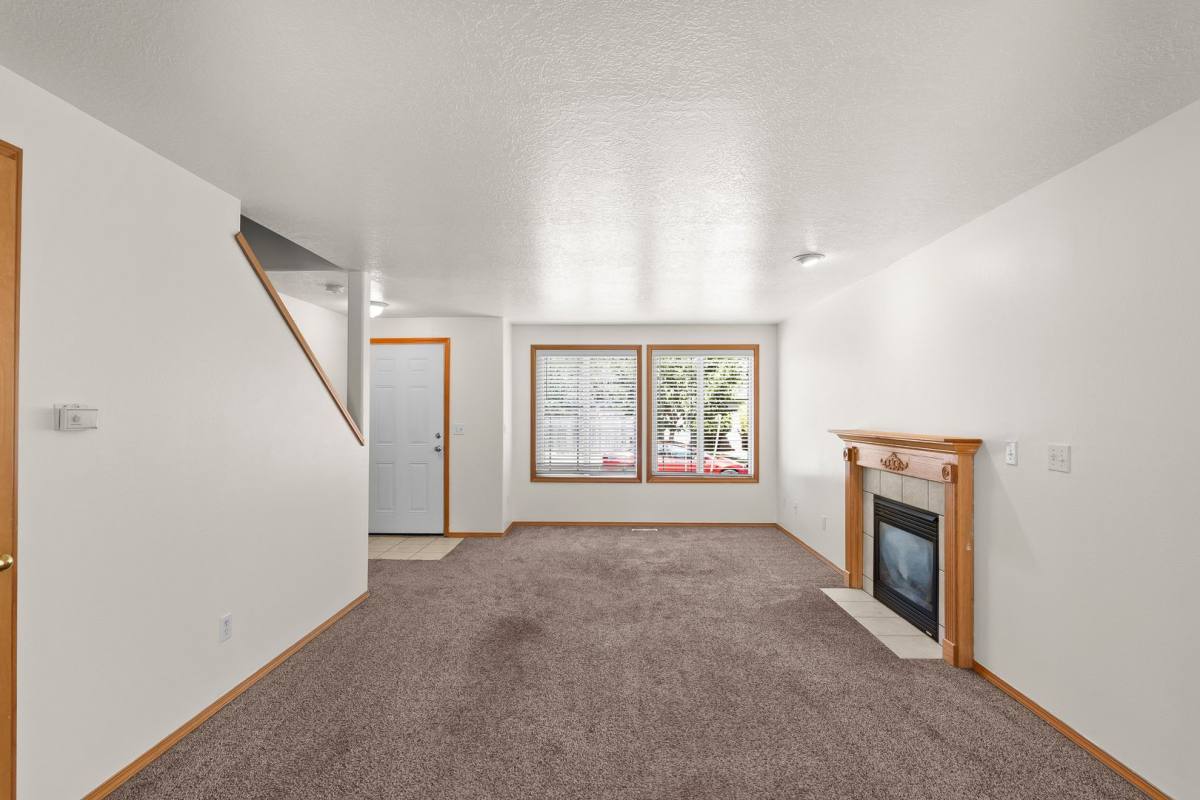 House for rent at 6032 SE Reedway St, Portland, OR 97206