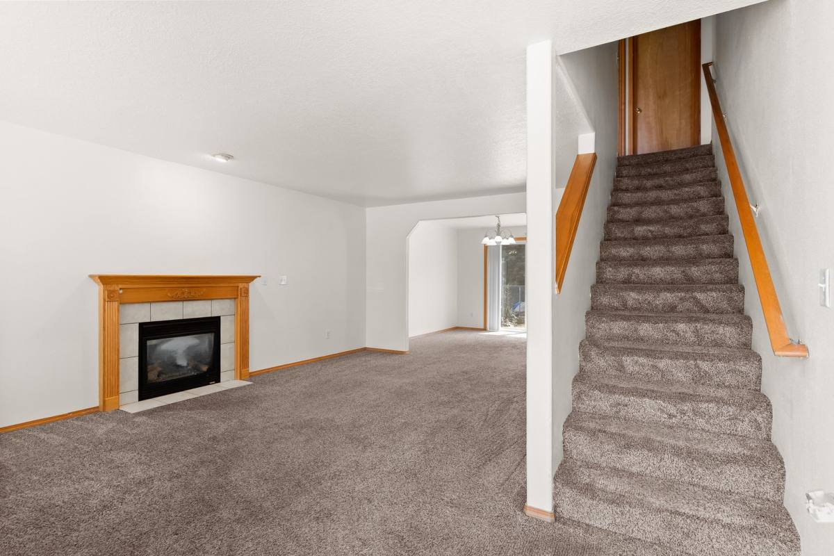 House for rent at 6032 SE Reedway St, Portland, OR 97206
