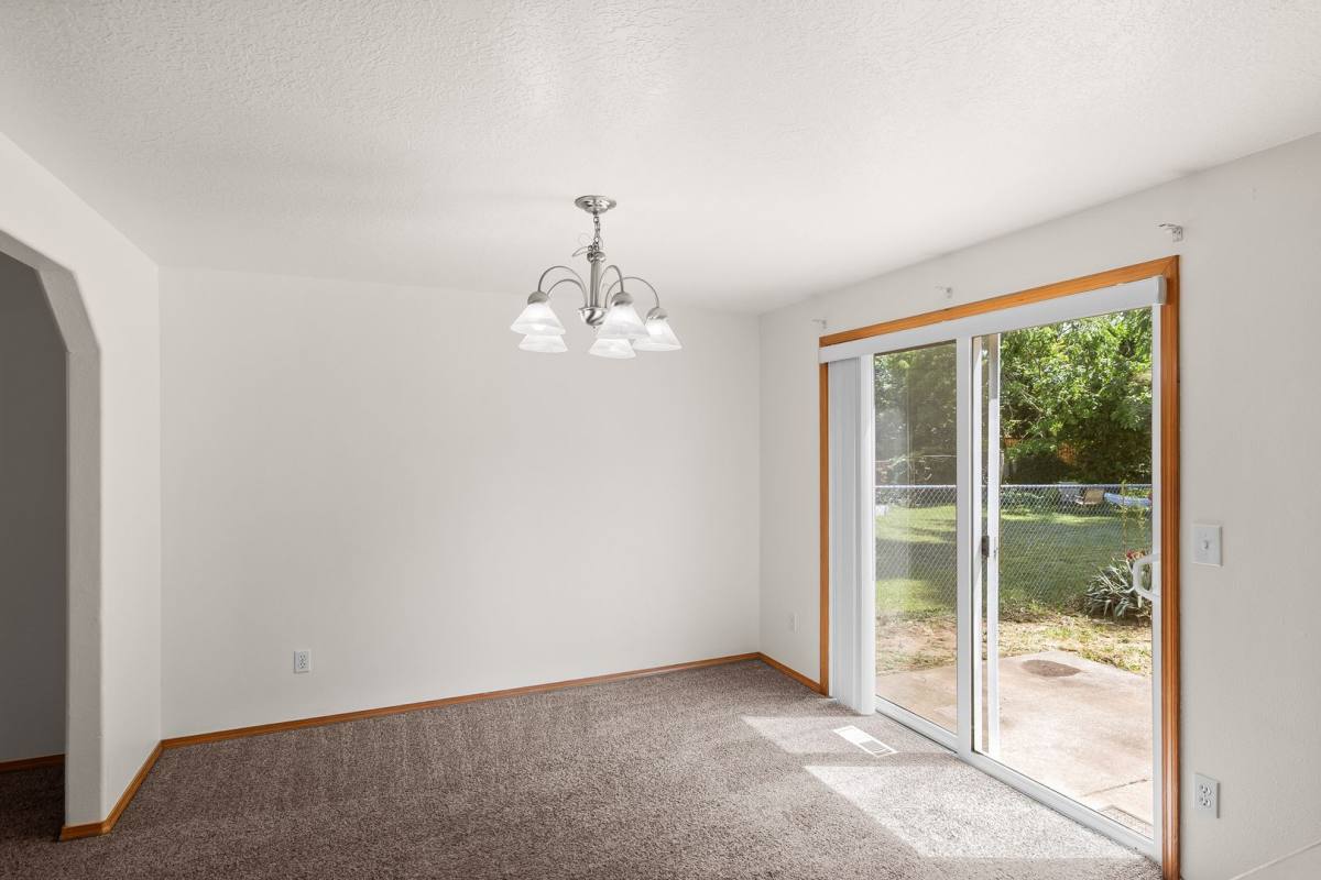 House for rent at 6032 SE Reedway St, Portland, OR 97206
