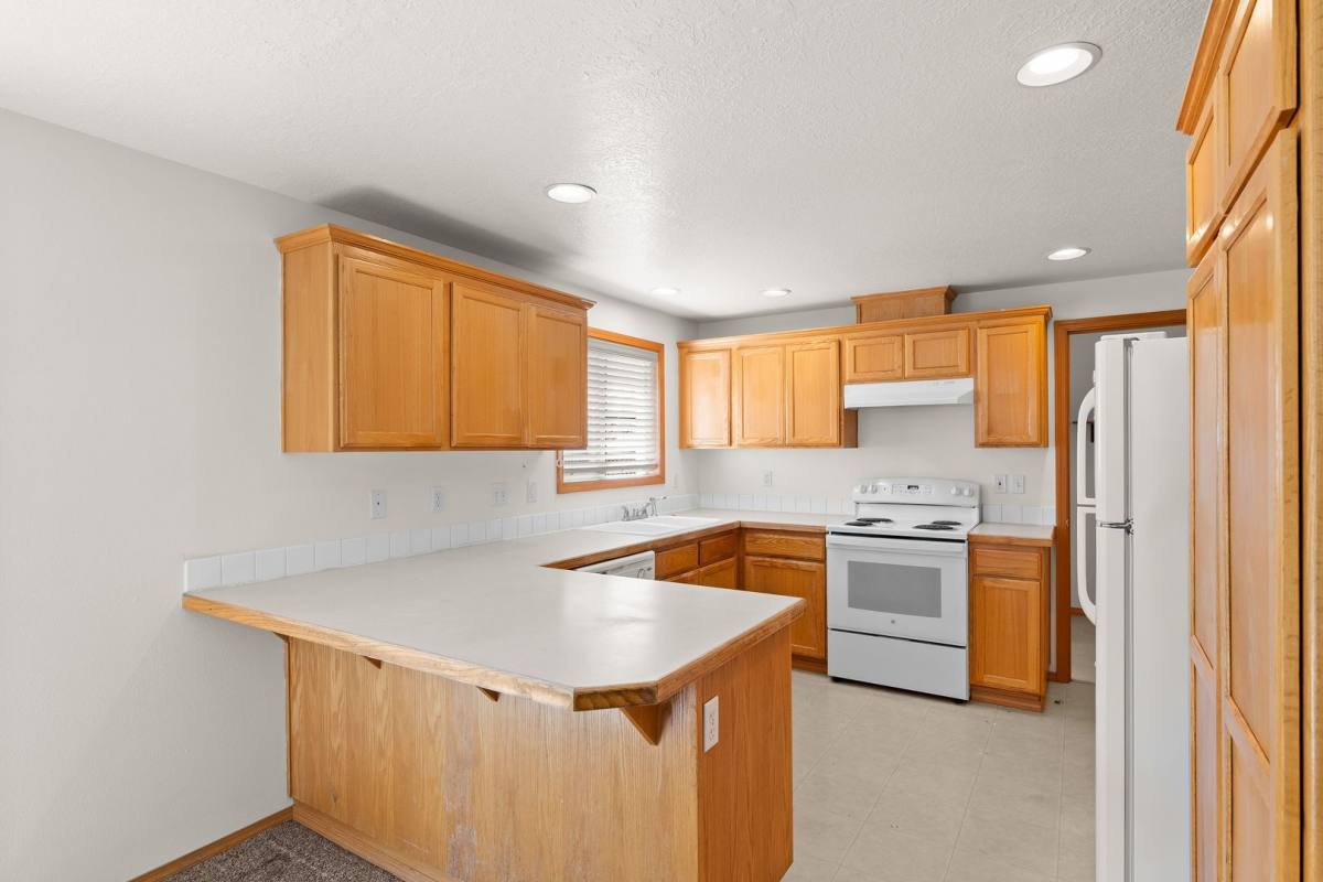 House for rent at 6032 SE Reedway St, Portland, OR 97206