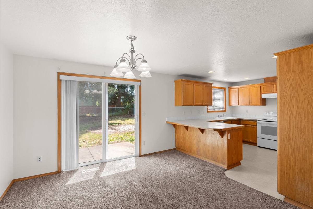 House for rent at 6032 SE Reedway St, Portland, OR 97206