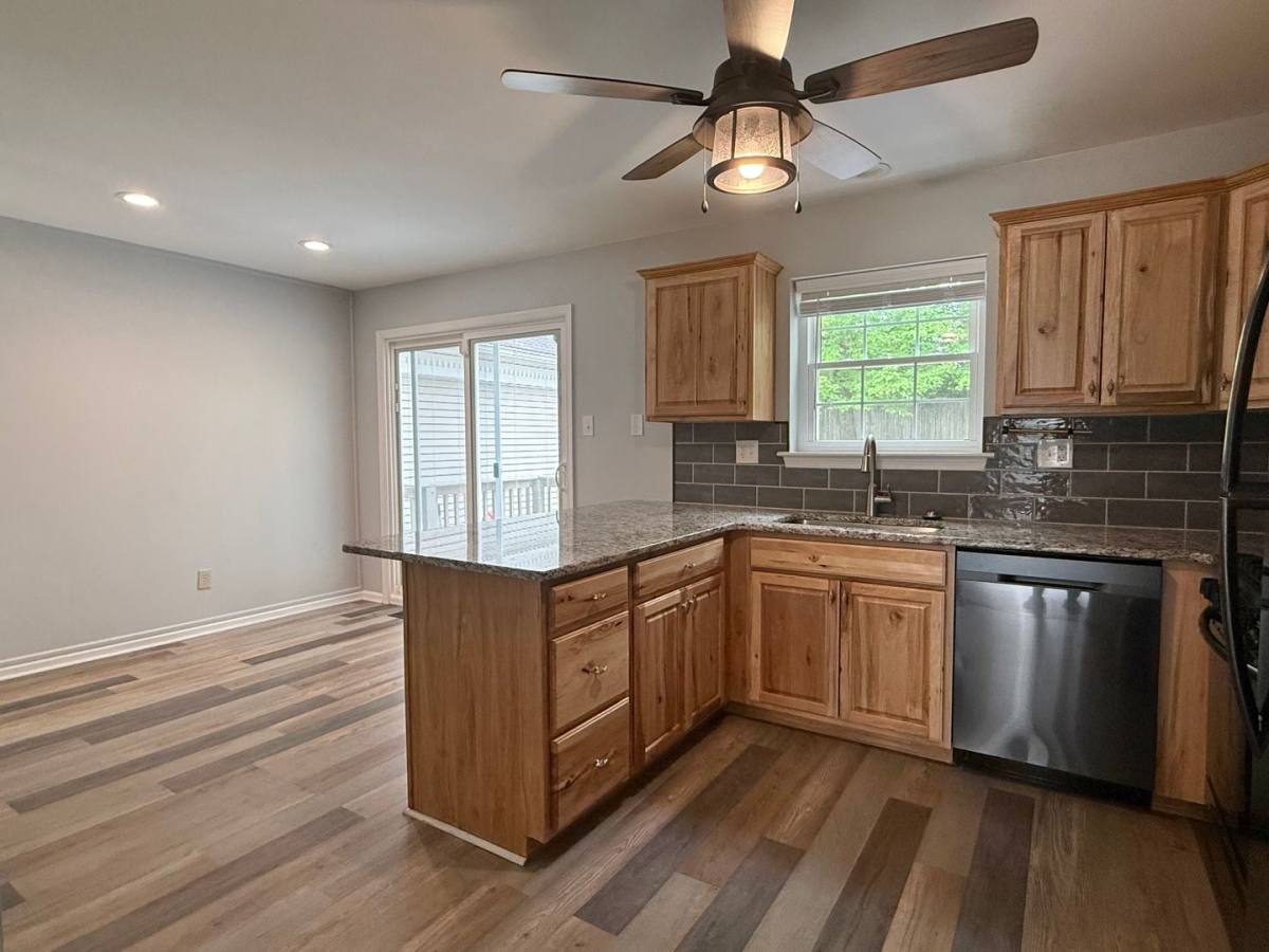 Townhouse for rent at 47 Eusden Dr, Aston, PA 19014