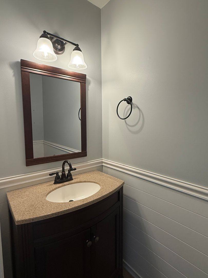 Townhouse for rent at 47 Eusden Dr, Aston, PA 19014