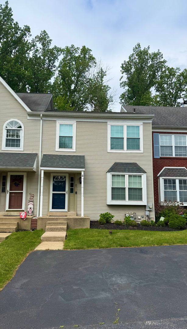 Townhouse for rent at 47 Eusden Dr, Aston, PA 19014