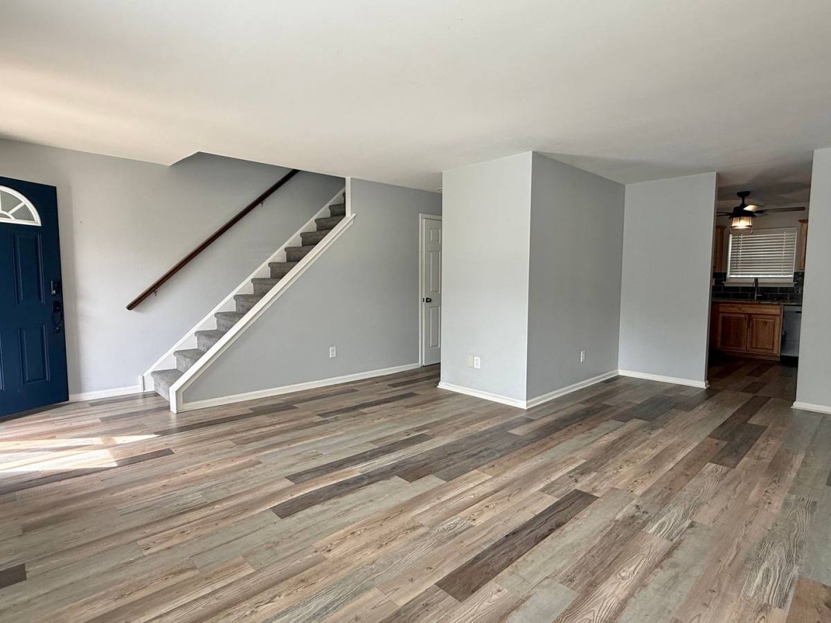 Townhouse for rent at 47 Eusden Dr, Aston, PA 19014