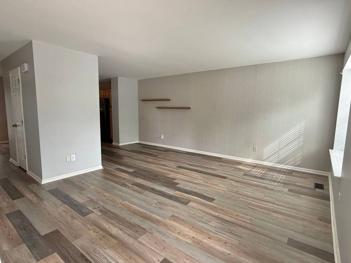 Townhouse for rent at 47 Eusden Dr, Aston, PA 19014