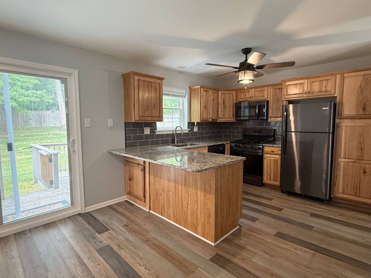Townhouse for rent at 47 Eusden Dr, Aston, PA 19014