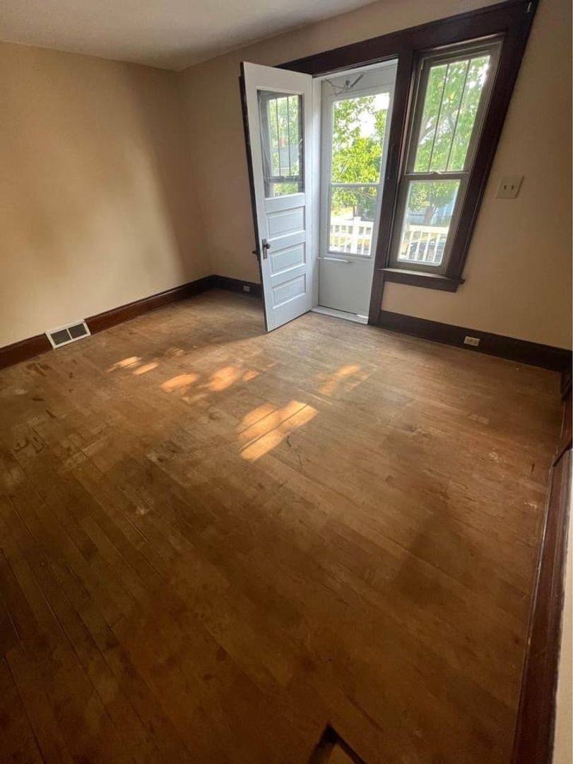 Apartment for rent at 1036 S 4th Ave, Wausau, WI 54401