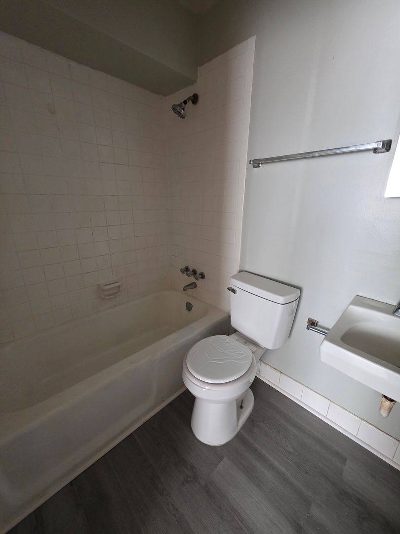 Apartment for rent at 217 N Lindsay St, High Point, NC 27262