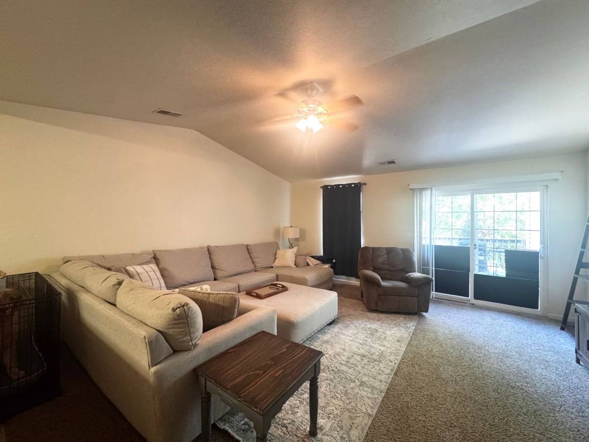 Apartment for rent at 20924 Hartsburg Lane, Saint Robert, MO 65584