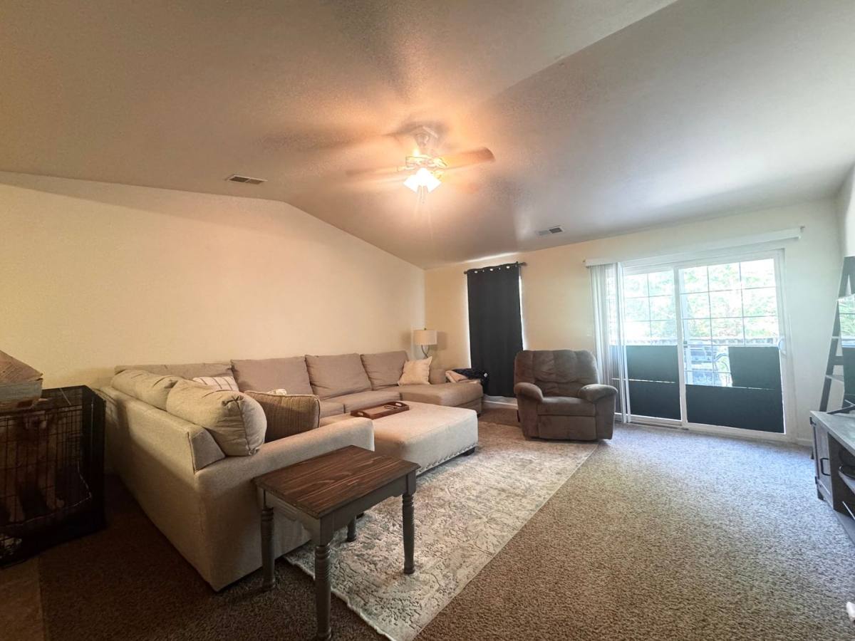 Apartment for rent at 20924 Hartsburg Lane, Saint Robert, MO 65584