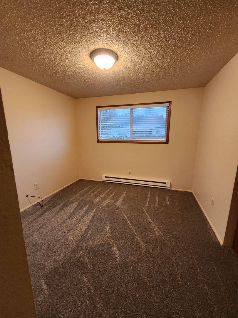 House for rent at 615 8th Ave, Sweet Home, OR 97386