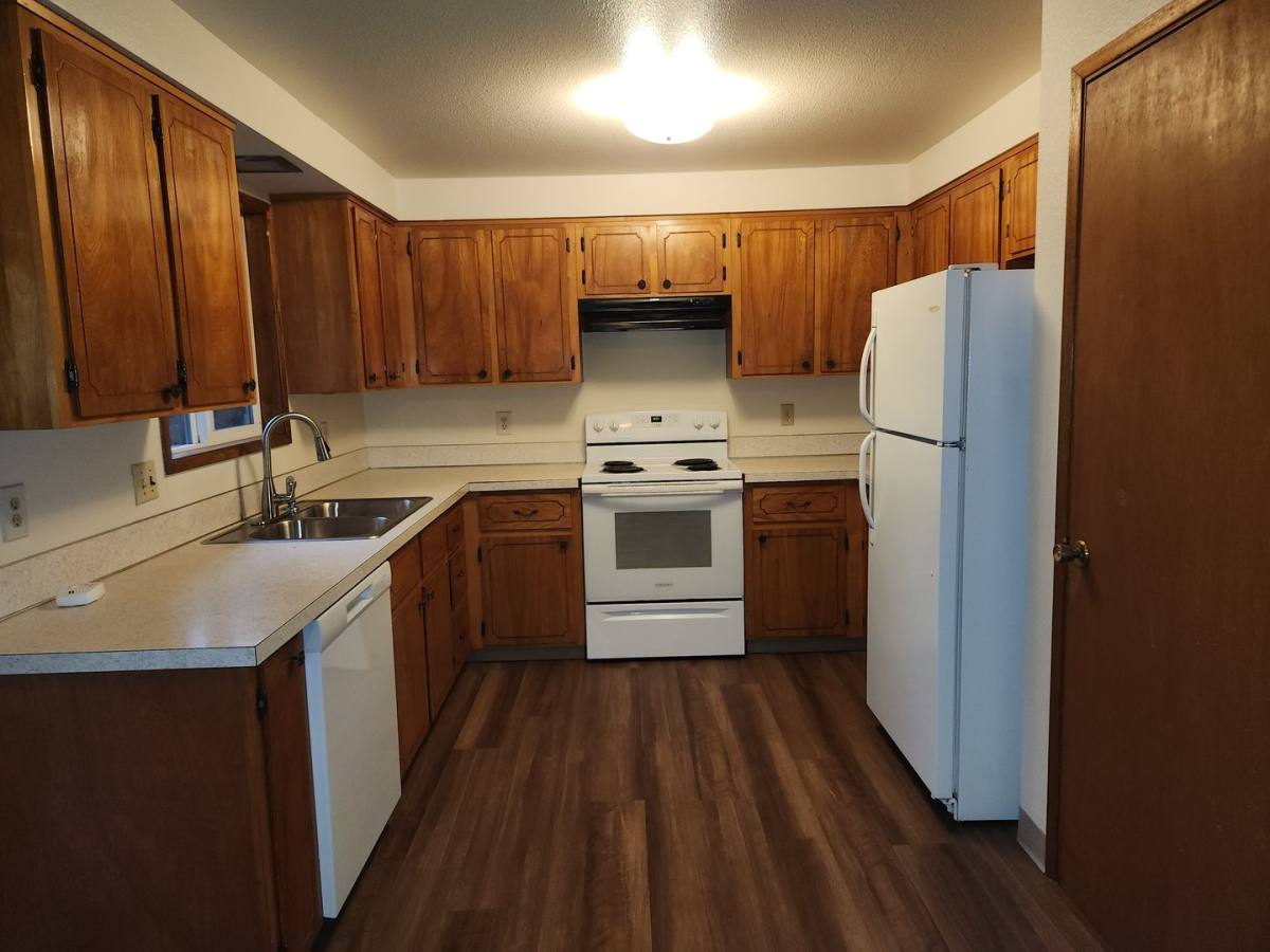 House for rent at 615 8th Ave, Sweet Home, OR 97386