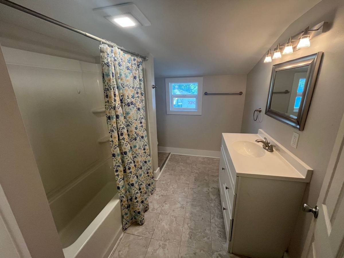 House for rent at 1415 N 5th St, Niles, MI 49120