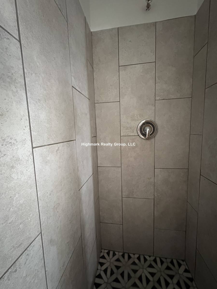 Apartment for rent at 5668 N Ridge Ave #6, Chicago, IL 60660