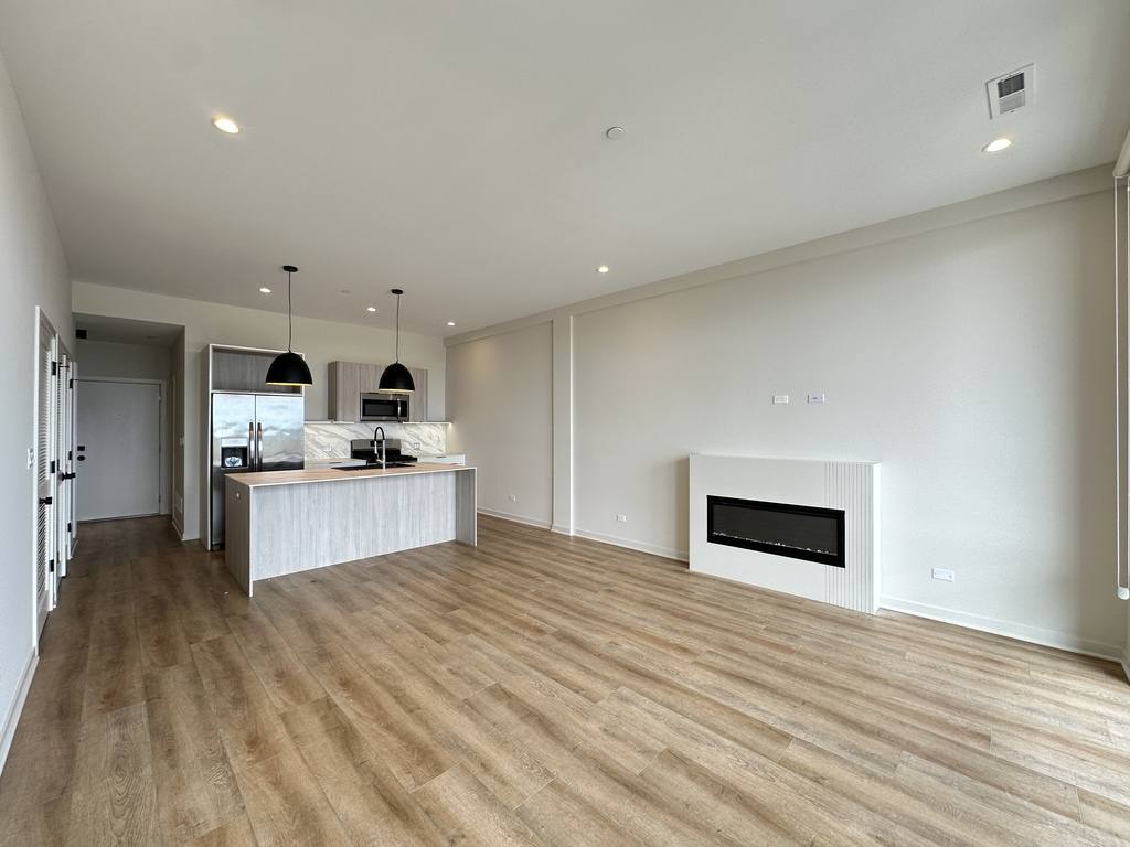 Apartment for rent at 3207 Narragansett #D604, Chicago, IL 60634