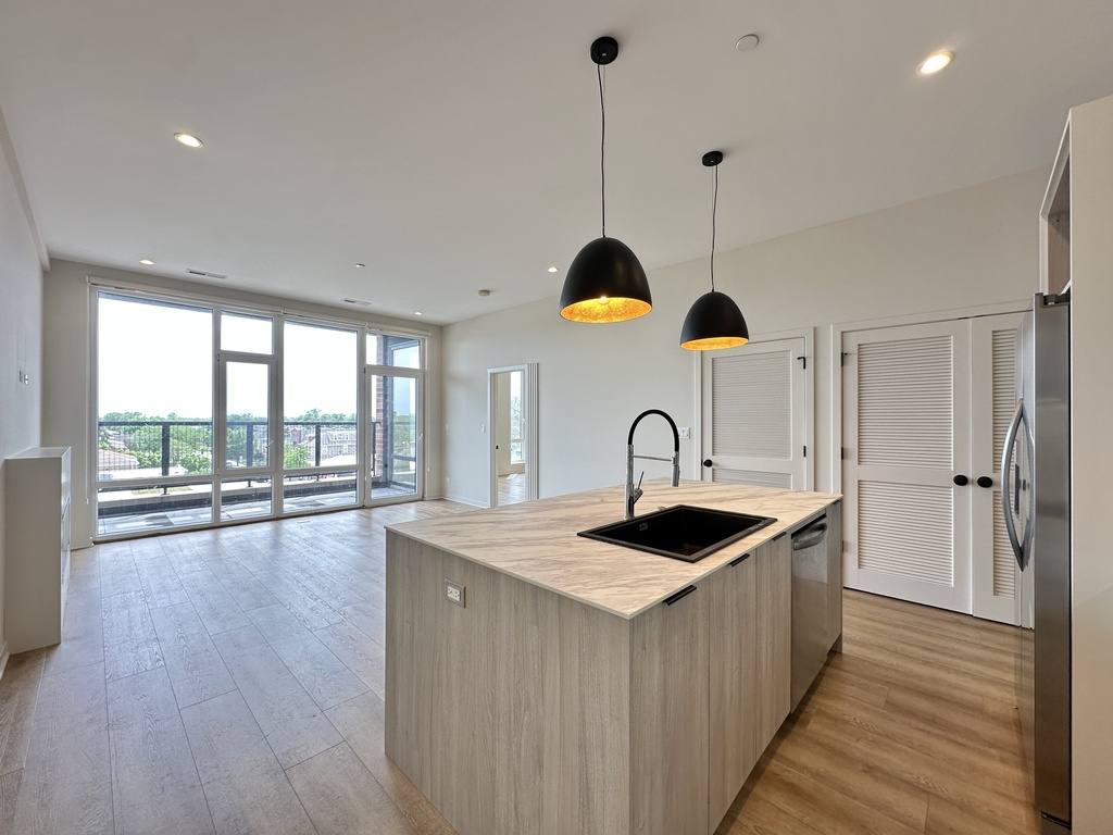 Apartment for rent at 3207 Narragansett #D604, Chicago, IL 60634