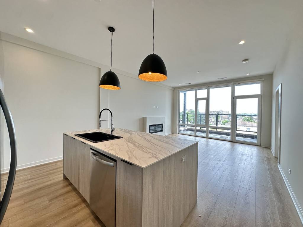 Apartment for rent at 3207 Narragansett #D604, Chicago, IL 60634