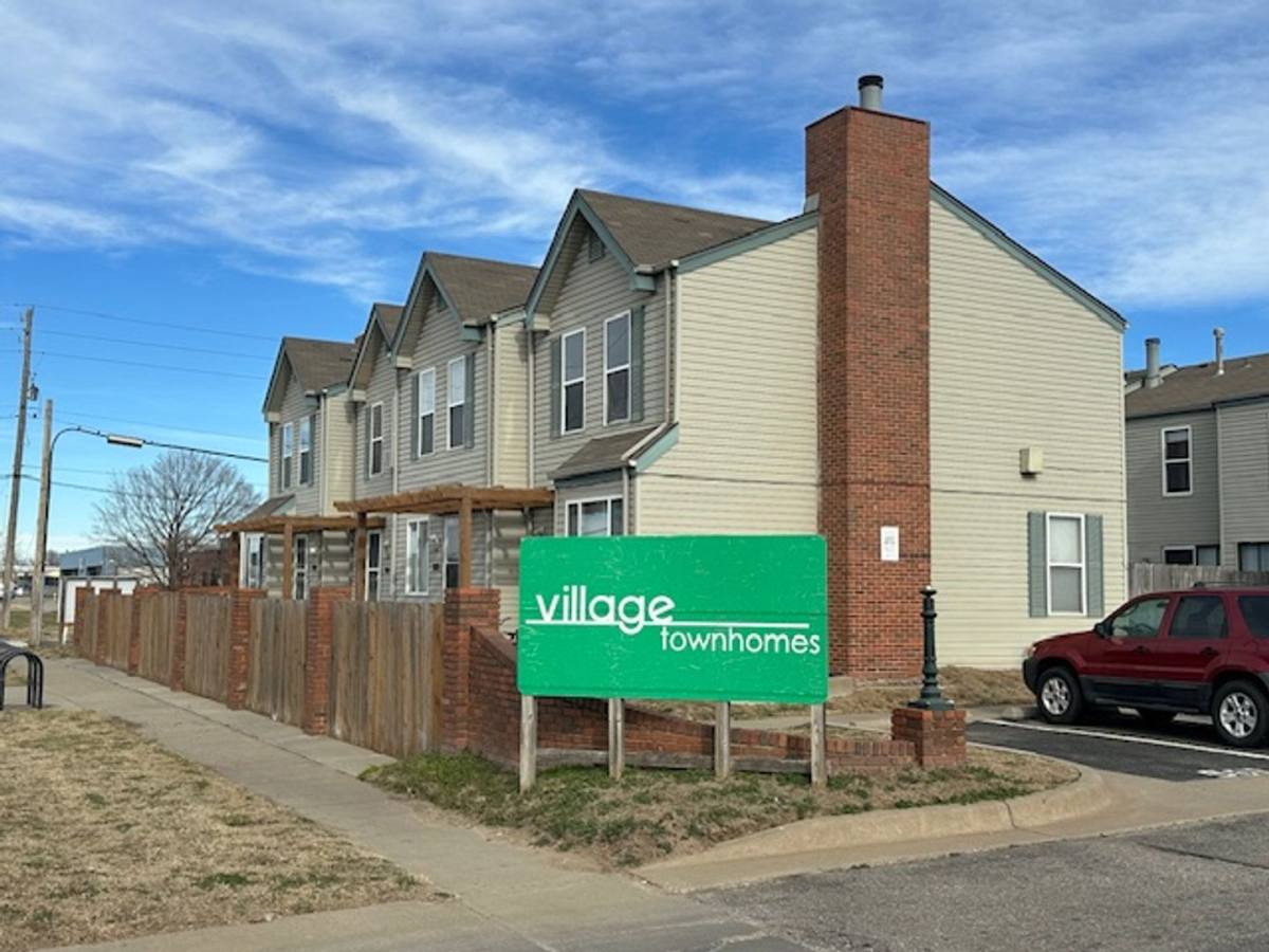 Townhouse for rent at 3909 W 31st St S, Wichita, KS 67217
