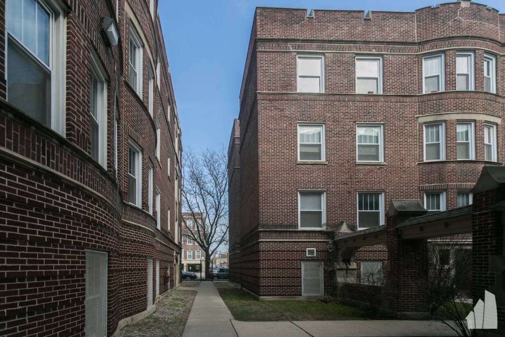 Apartment for rent at 5208 N Damen Ave #2, Chicago, IL 60625