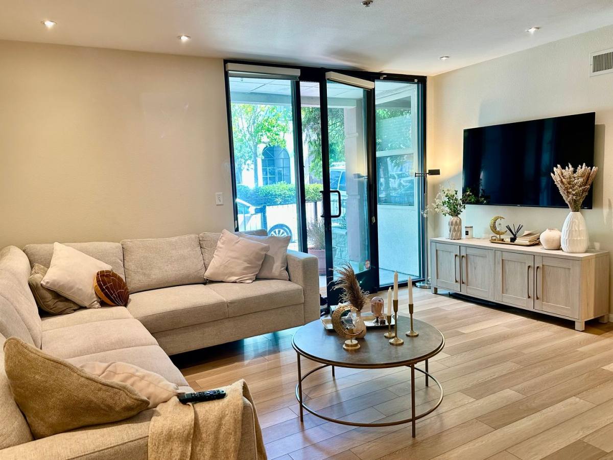 Apartment for rent at 235 Market St, San Diego, CA 92101