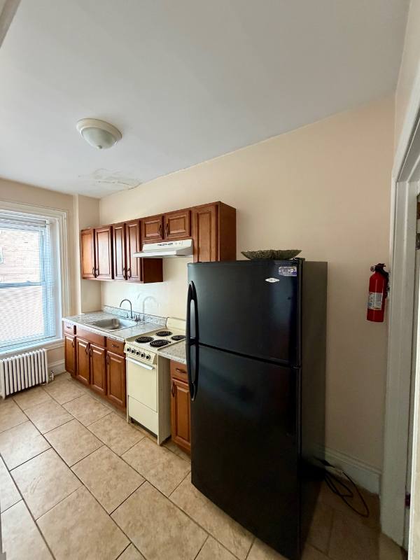 Apartment for rent at 837 Washington St #3, Reading, PA 19601