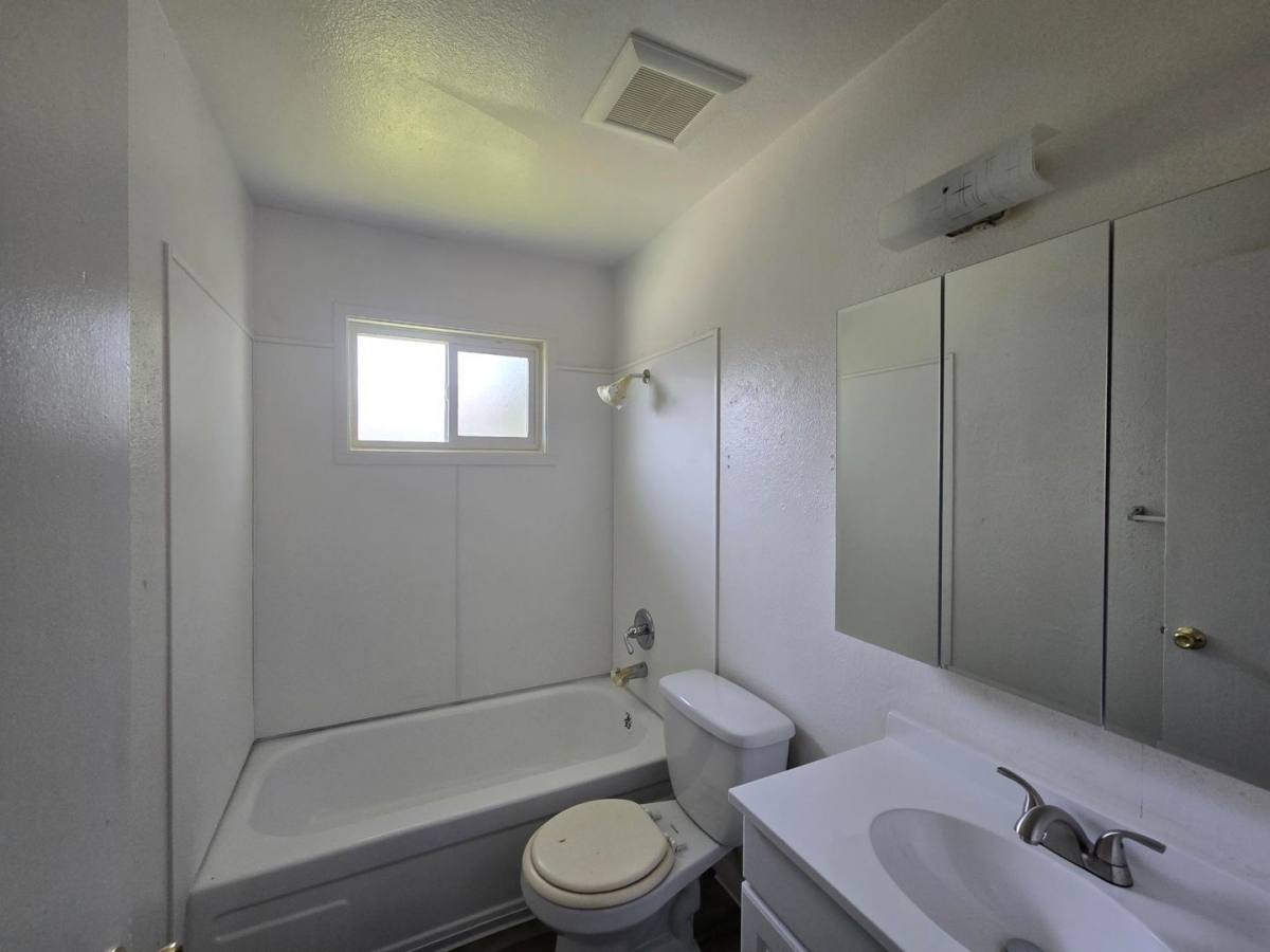 Apartment for rent at 13070 SW Ash Ave, Portland, OR 97223