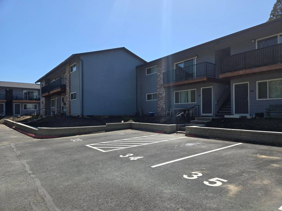 Apartment for rent at 13070 SW Ash Ave, Portland, OR 97223