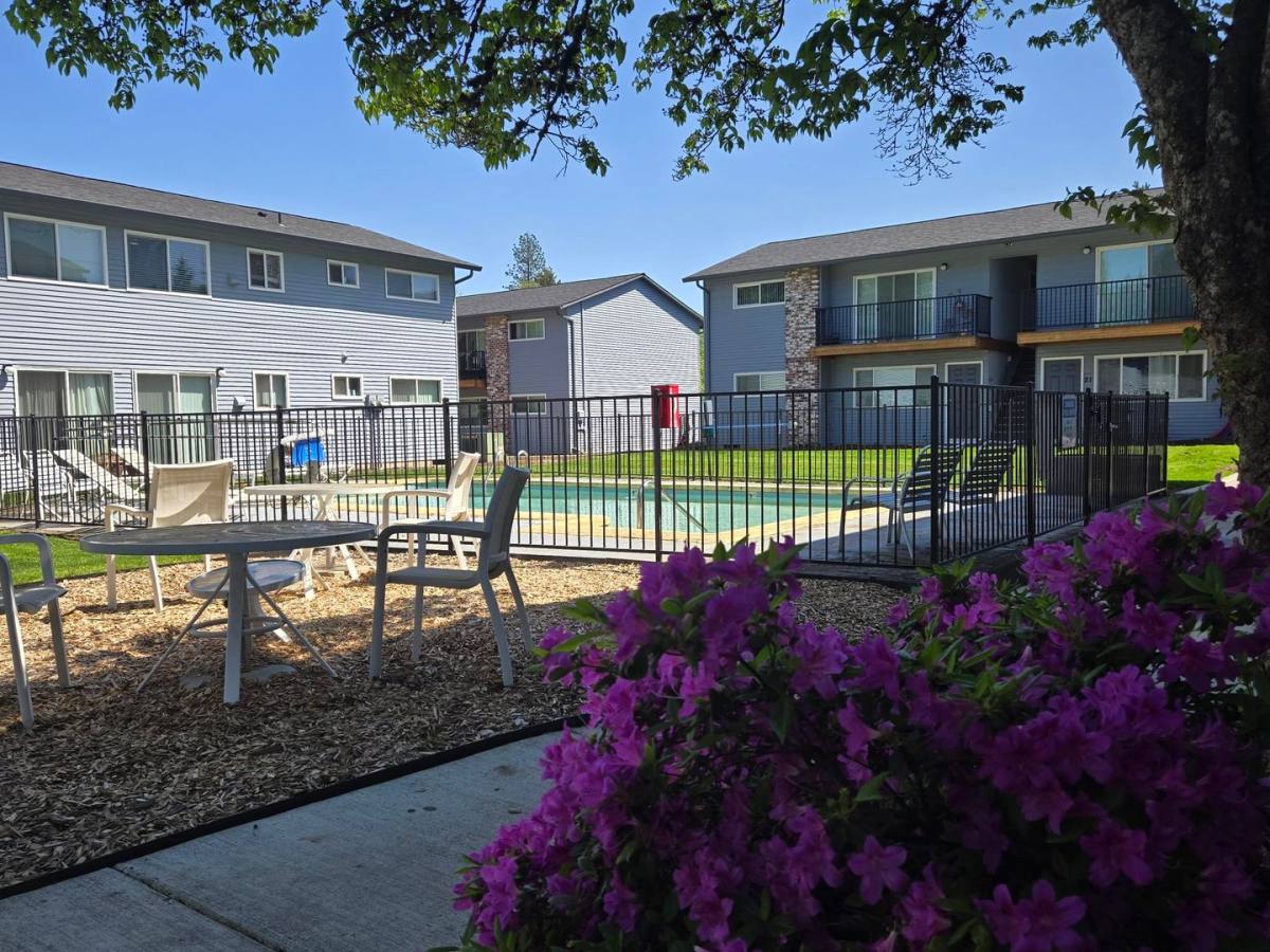 Apartment for rent at 13070 SW Ash Ave, Portland, OR 97223