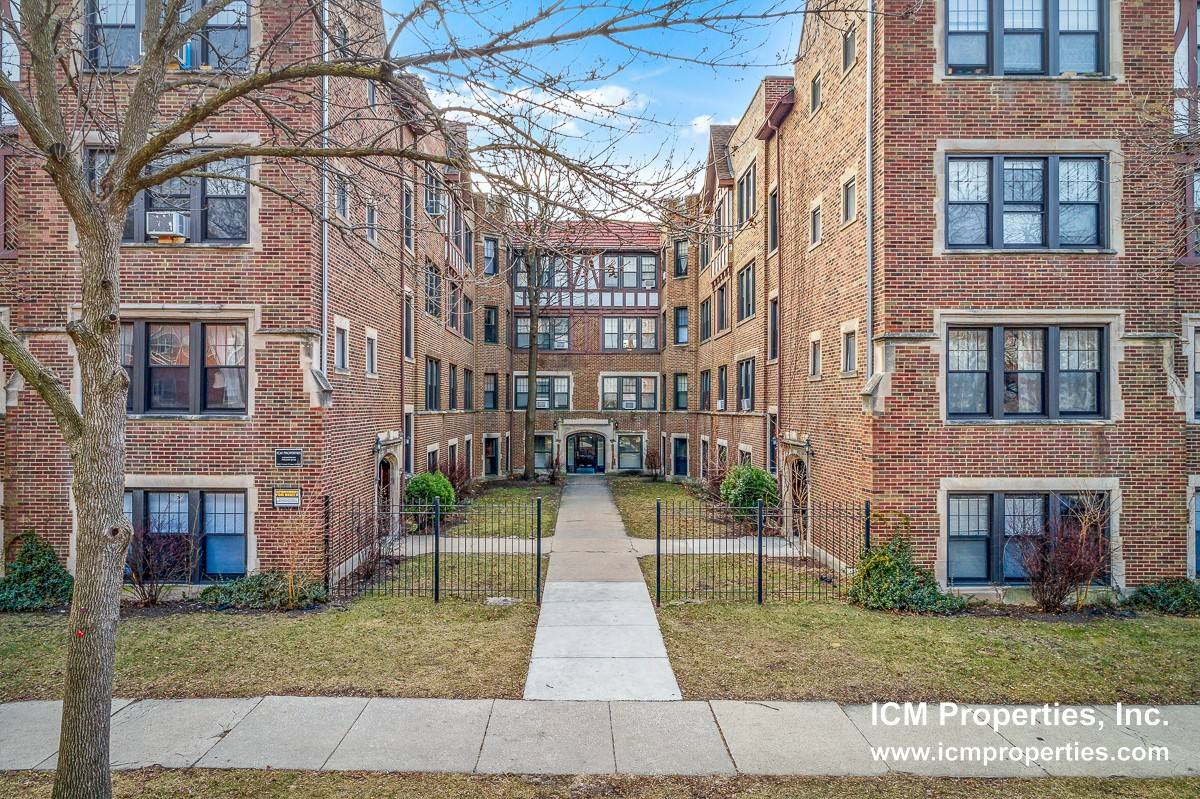Apartment for rent at 2613 W Berwyn Ave #2617-3B Fp, Chicago, IL 60625
