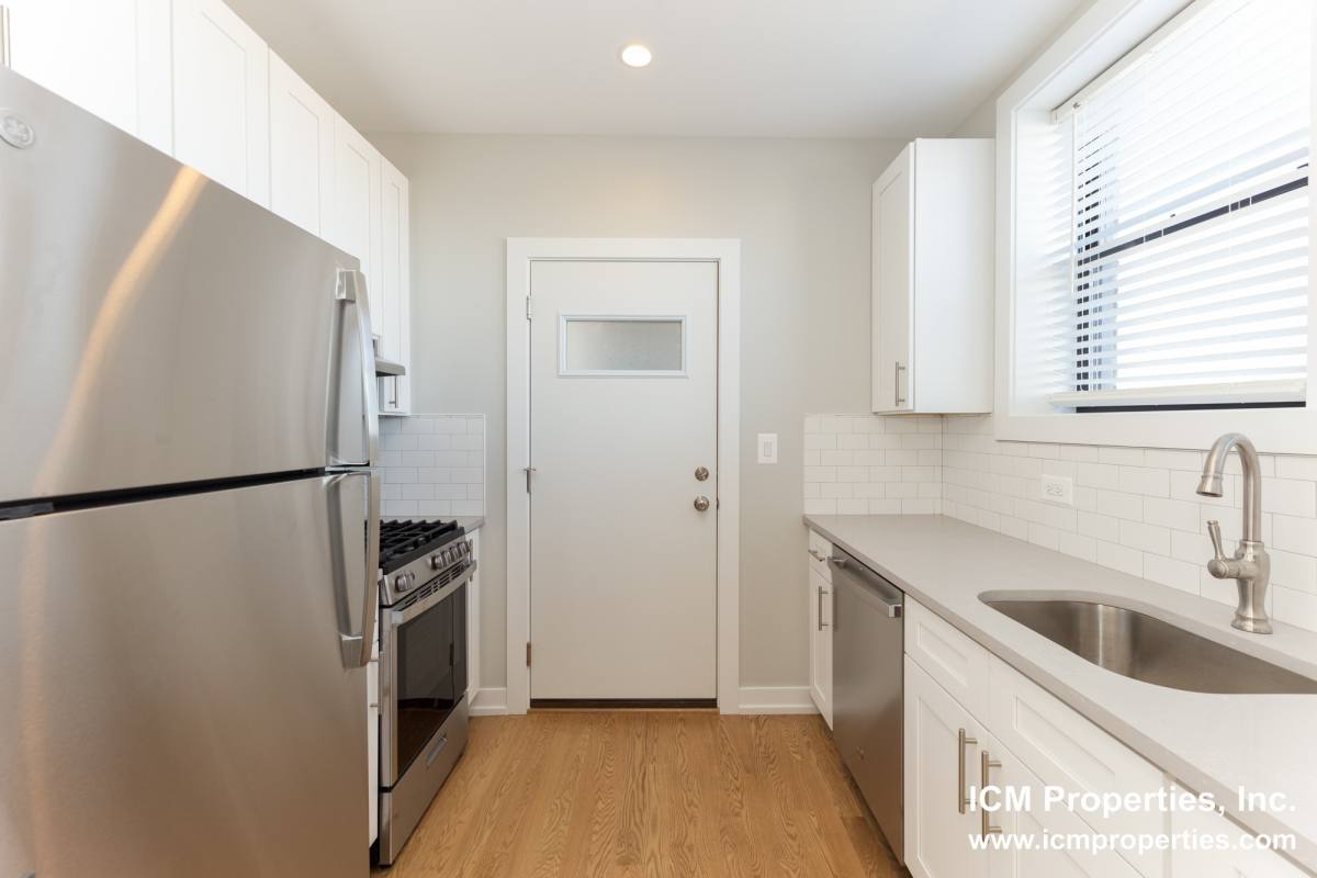 Apartment for rent at 2613 W Berwyn Ave #2617-3B Fp, Chicago, IL 60625