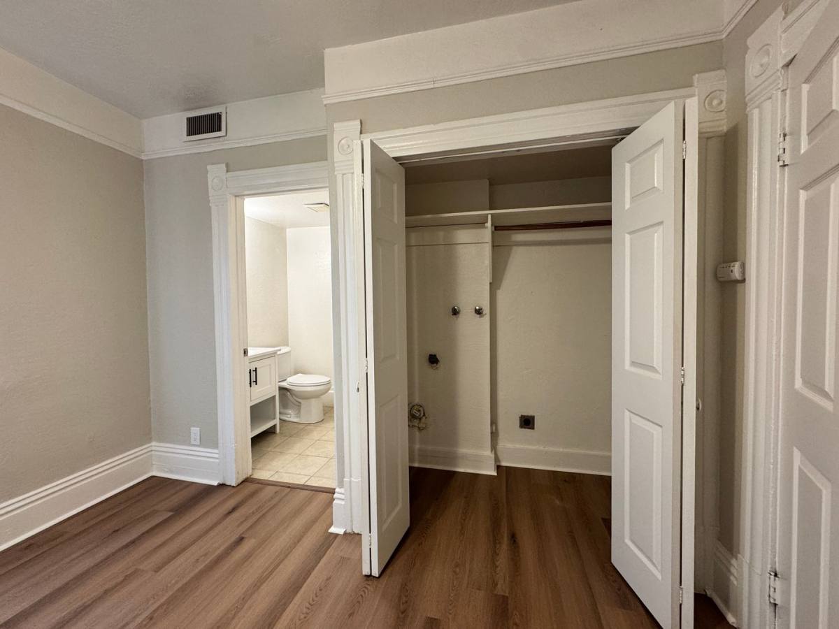 Apartment for rent at 1504 E St, Sacramento, CA 95814