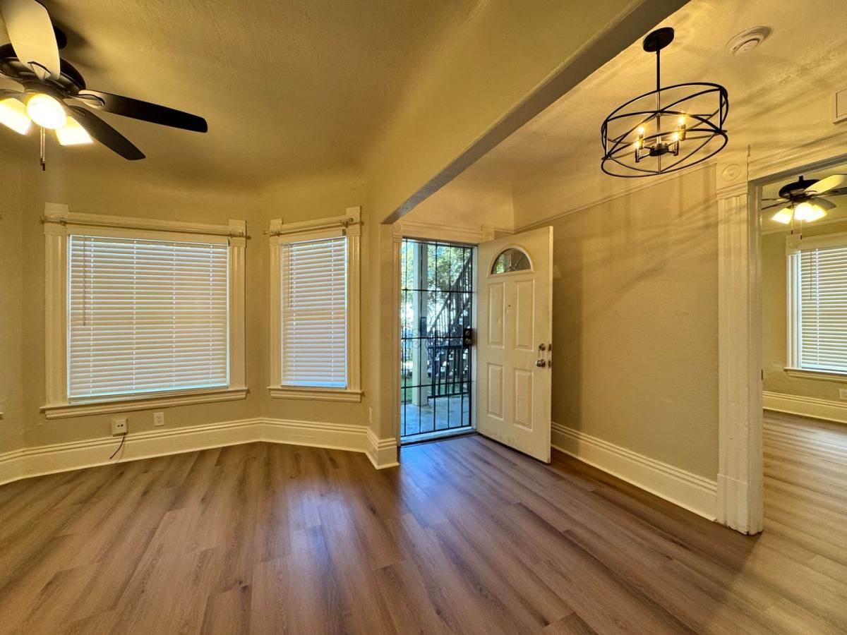 Apartment for rent at 1504 E St, Sacramento, CA 95814