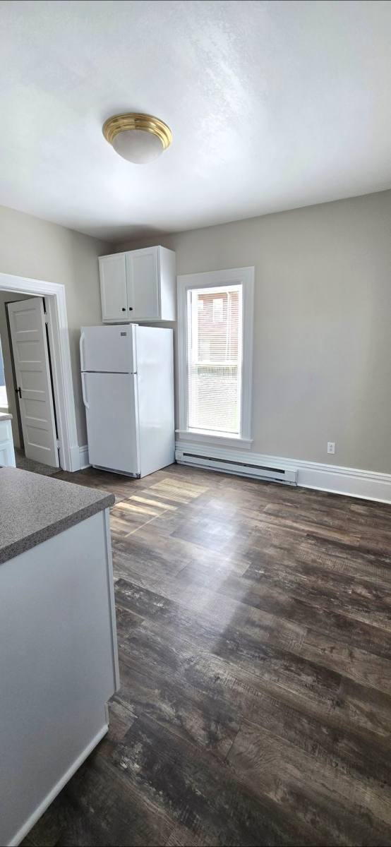 Apartment for rent at 1102 W 8th St #1R, Erie, PA 16502