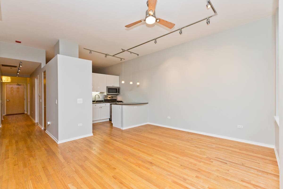 Apartment for rent at 1201 W Adams St #709, Chicago, IL 60607
