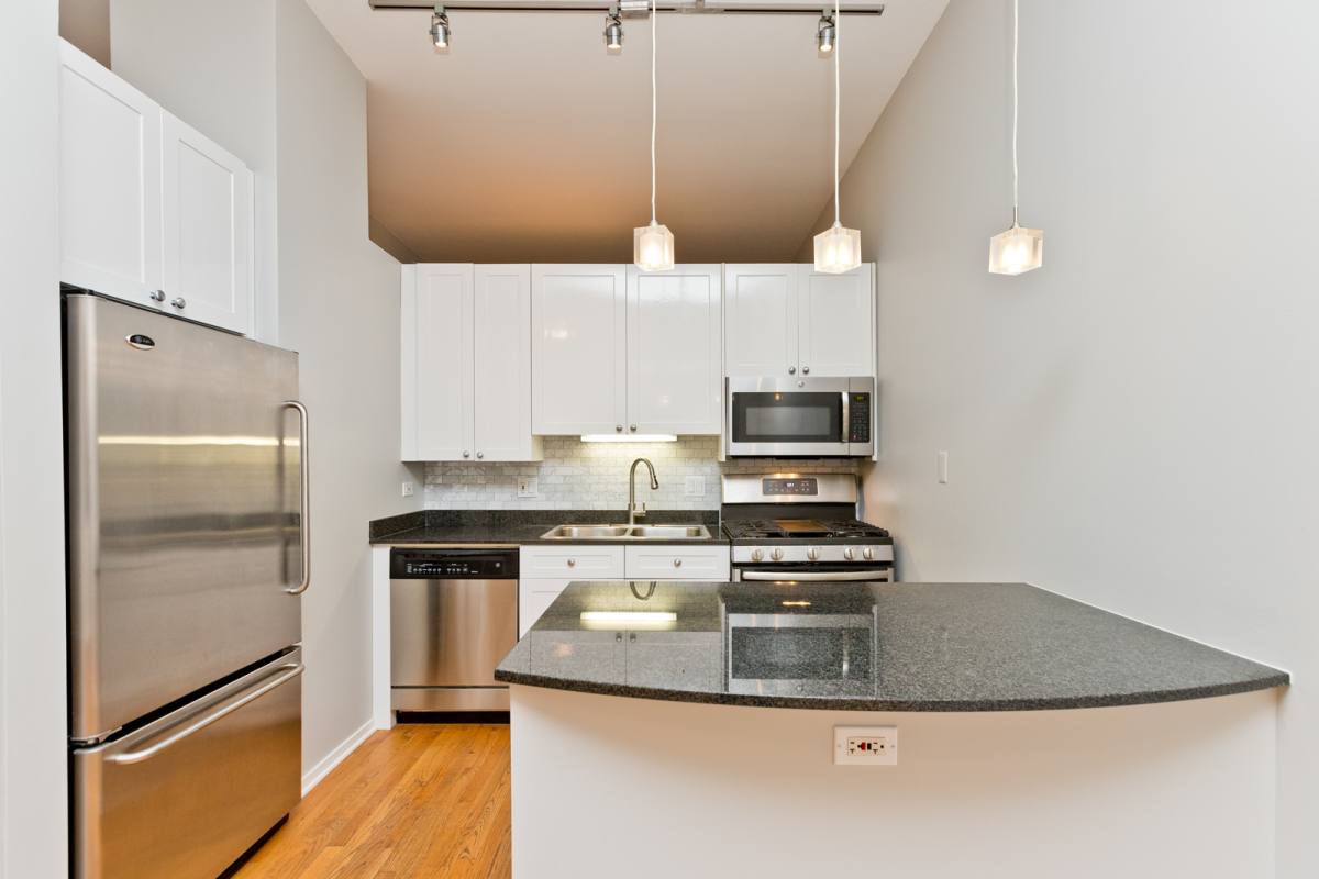 Apartment for rent at 1201 W Adams St #709, Chicago, IL 60607