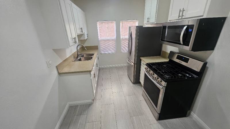 Apartment for rent at 431 Normandie Place #2, Los Angeles, CA 90004