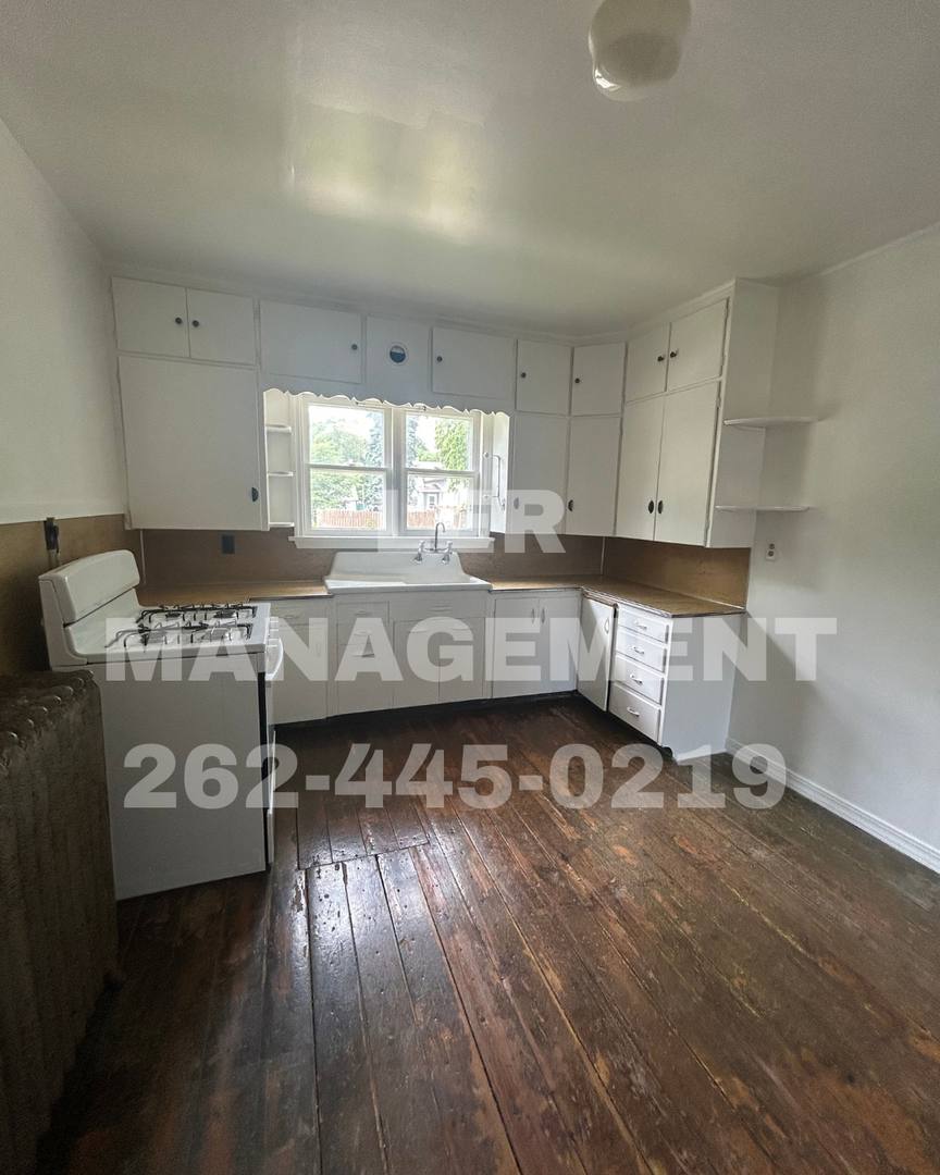 Apartment for rent at 920 62nd St, Kenosha, WI 53143